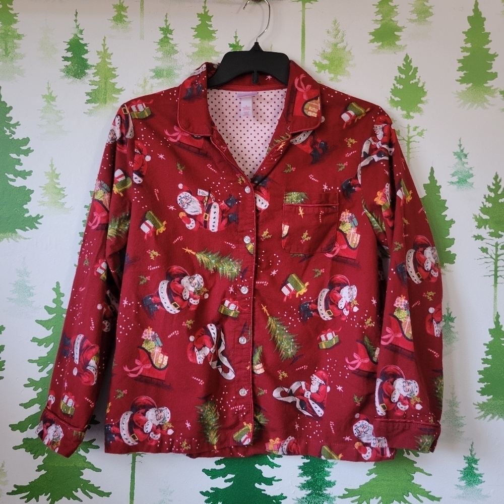 Wonders Holiday Sleepwear Set.